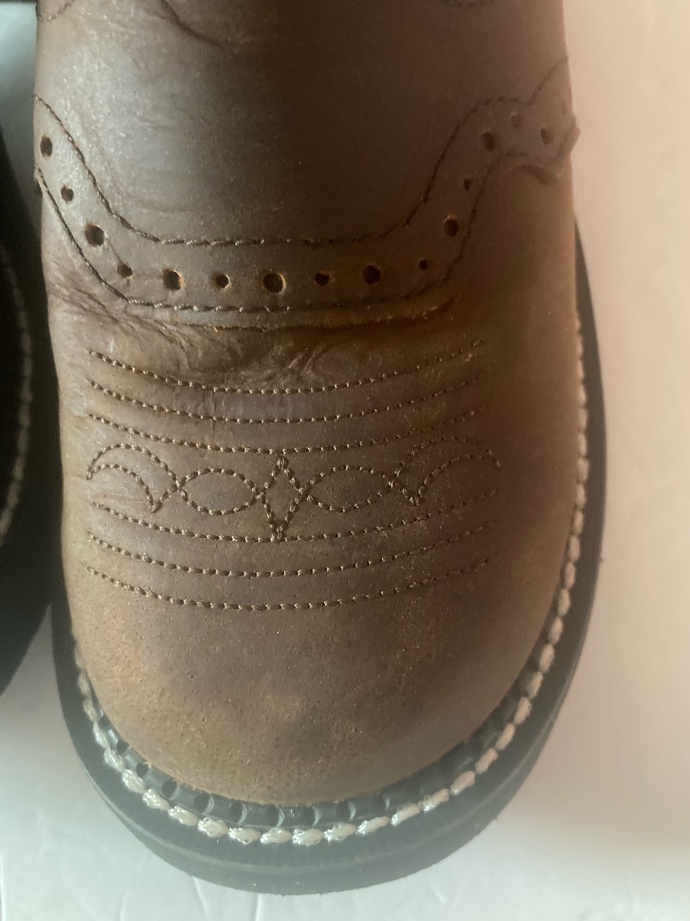 Justin Ladies SZ 7B Brown Leather Western Boots with Prominent Pink Stitching - Picture 7 of 15